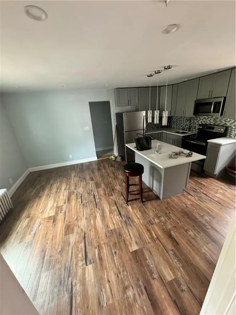 4125 De Reimer Avenue Bronx NY 10466