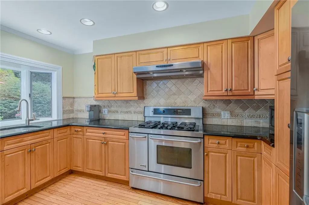 15 Victory Road Suffern NY 10901