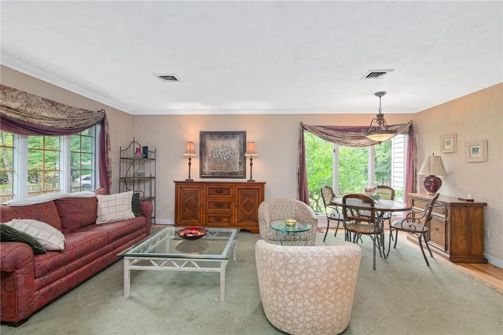 15 Victory Road Suffern NY 10901