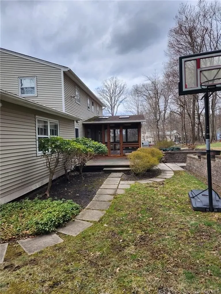 8a Augur Road Suffern NY 10901
