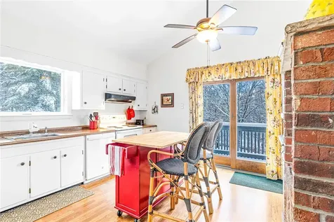 860 Hunns Lake Stanfordville NY 12581