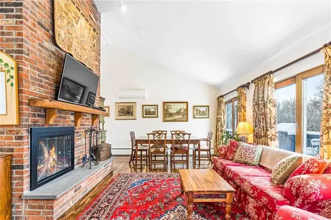 860 Hunns Lake Stanfordville NY 12581