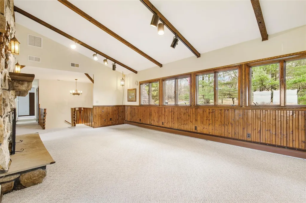 21 Manor Drive W Poughkeepsie NY 12603