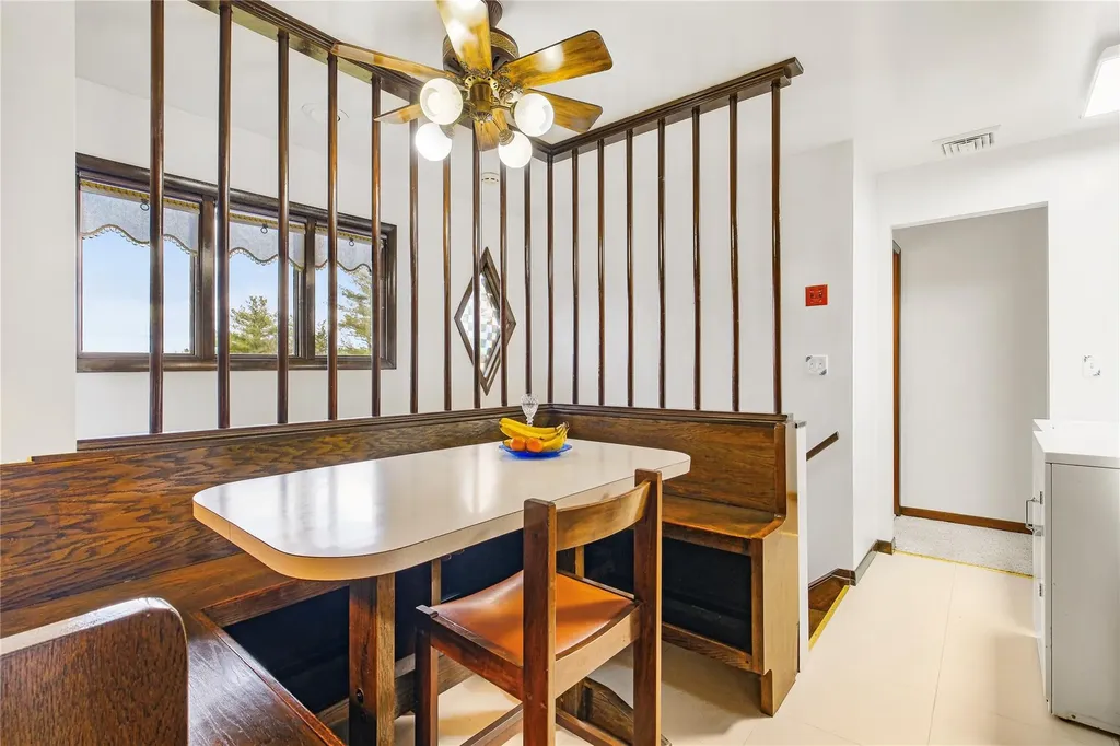 21 Manor Drive W Poughkeepsie NY 12603