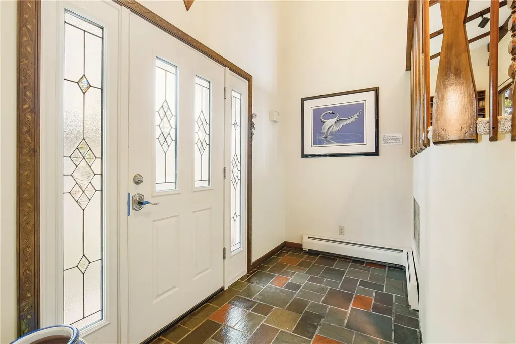 21 Manor Drive W Poughkeepsie NY 12603