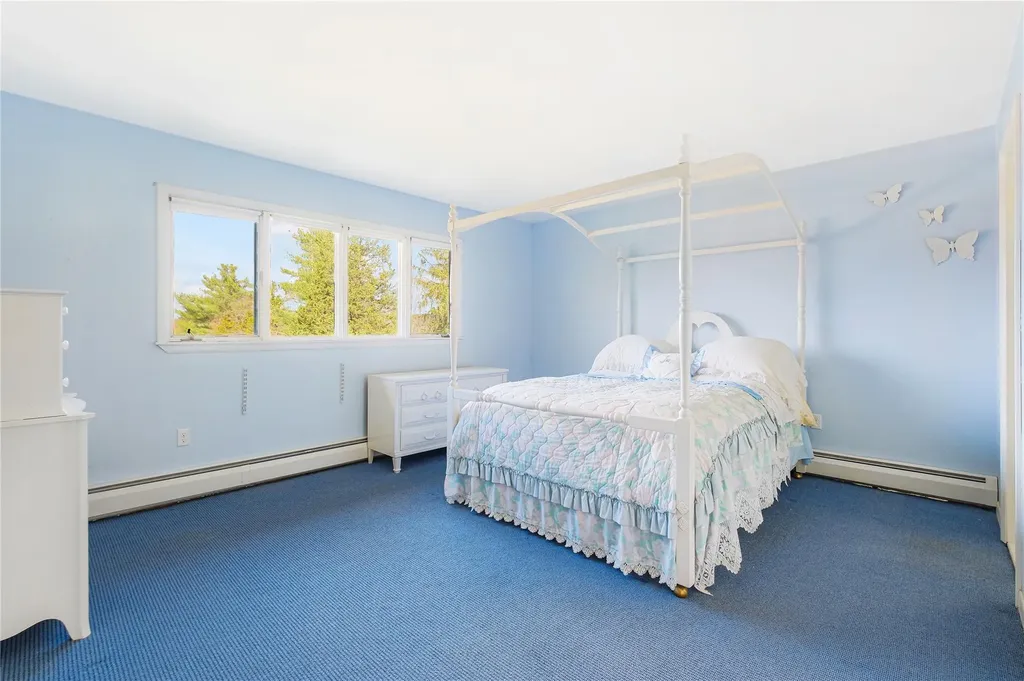 21 Manor Drive W Poughkeepsie NY 12603