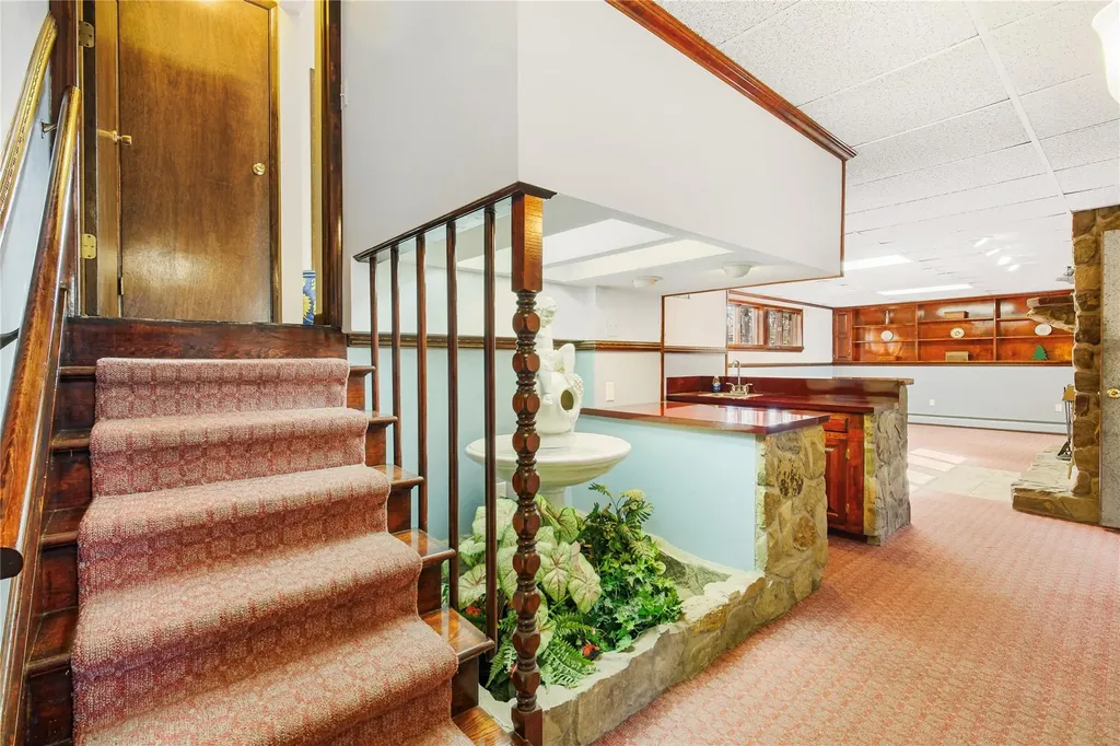 21 Manor Drive W Poughkeepsie NY 12603