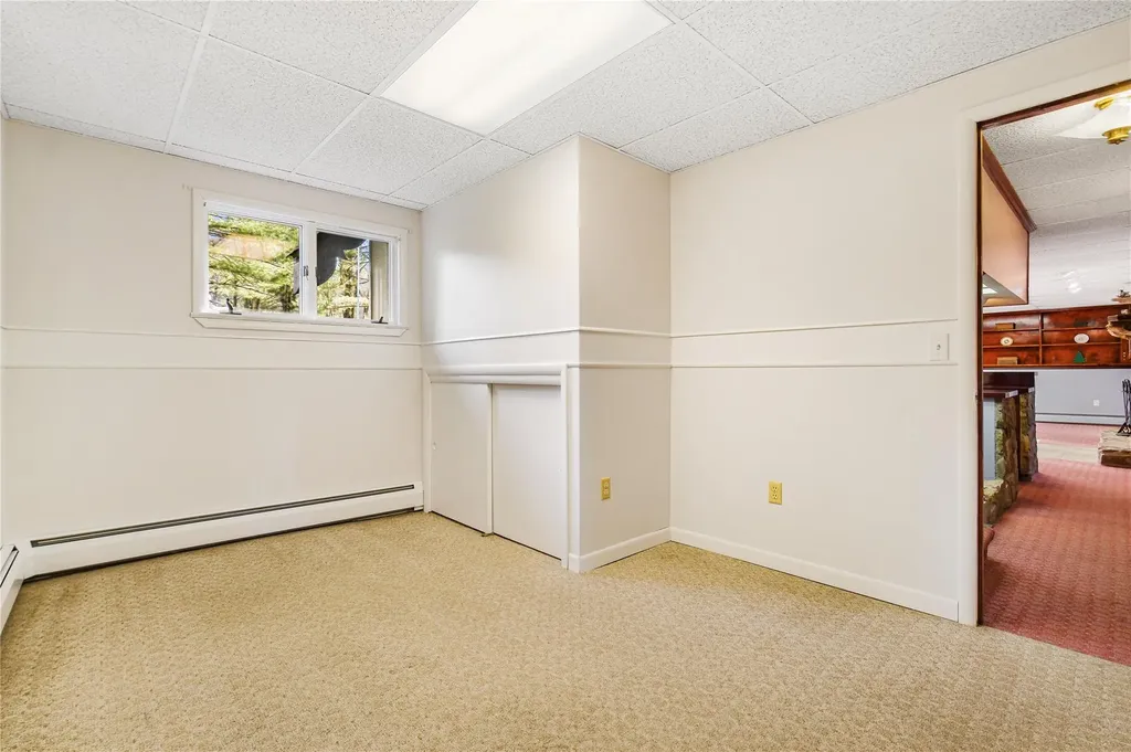 21 Manor Drive W Poughkeepsie NY 12603