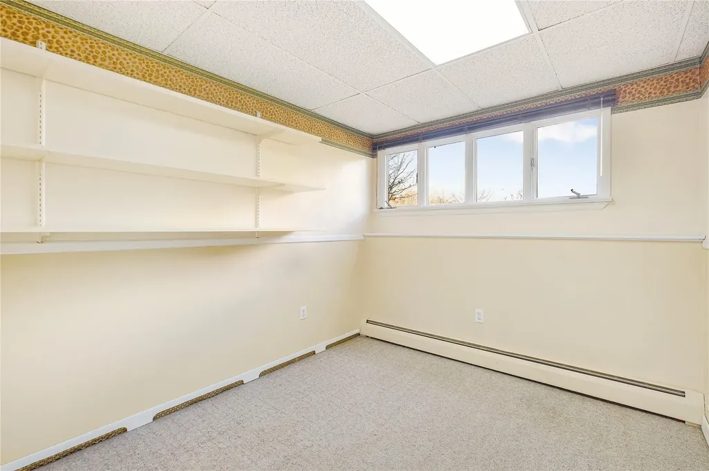 21 Manor Drive W Poughkeepsie NY 12603