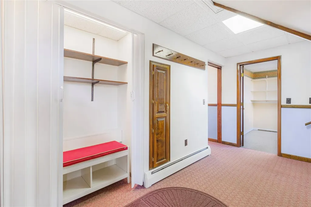 21 Manor Drive W Poughkeepsie NY 12603