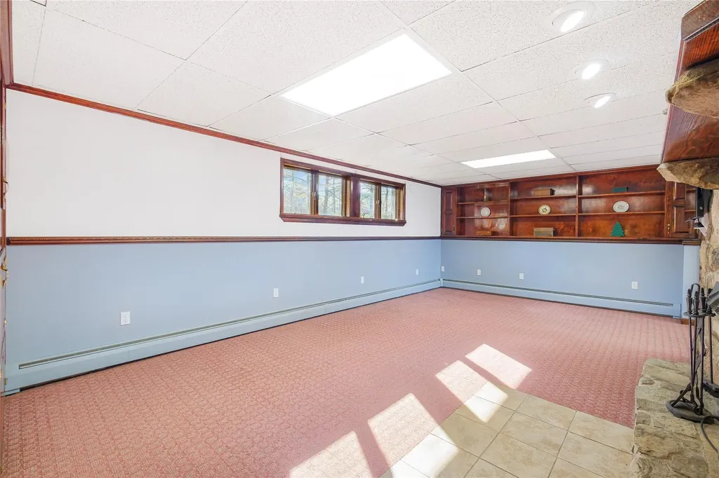21 Manor Drive W Poughkeepsie NY 12603