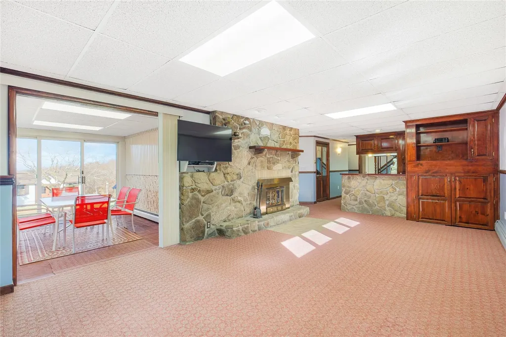 21 Manor Drive W Poughkeepsie NY 12603