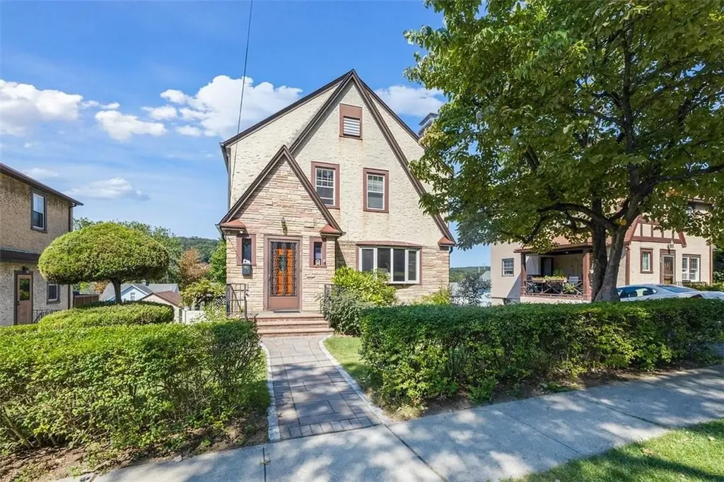 21 S Hillside Avenue Elmsford NY 10523