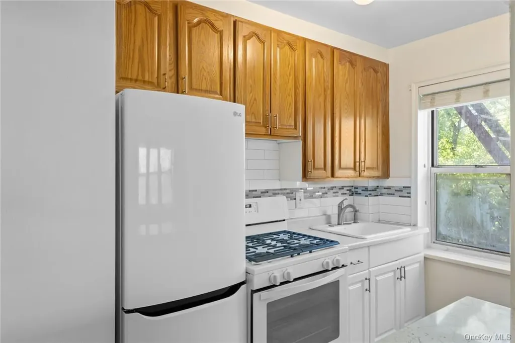 5444 NE Arlington Avenue Bronx NY 10471
