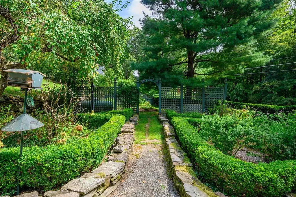12 Old Brimstone Road Carmel NY 10512