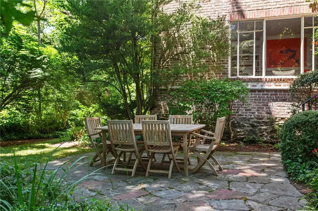 4 Boulder Brae Lane Larchmont NY 10538