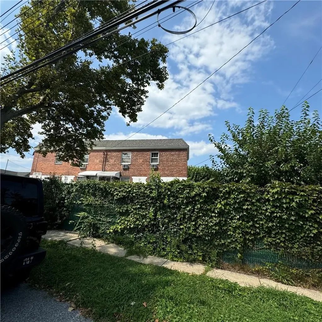 3069 Harding Avenue Bronx NY 10465