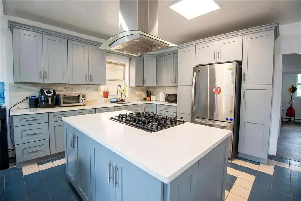 3190 Ampere Avenue Bronx NY 10465