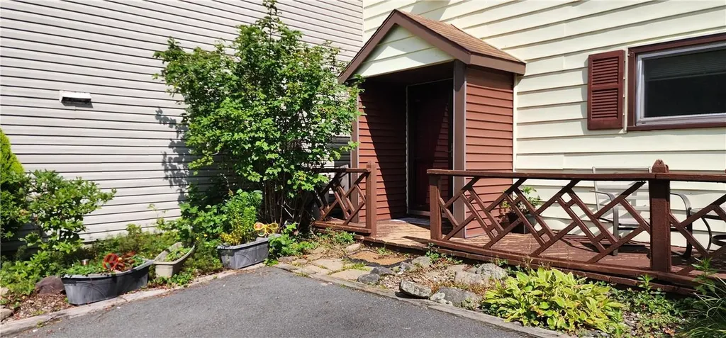 11 Peter Way Kiamesha Lake NY 12751