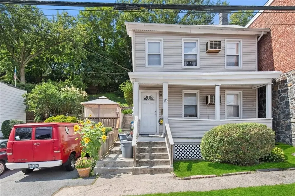 235 Edwards Place Yonkers NY 10703