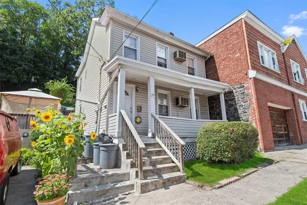 235 Edwards Place Yonkers NY 10703