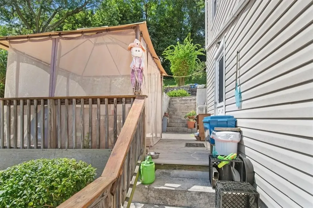 235 Edwards Place Yonkers NY 10703