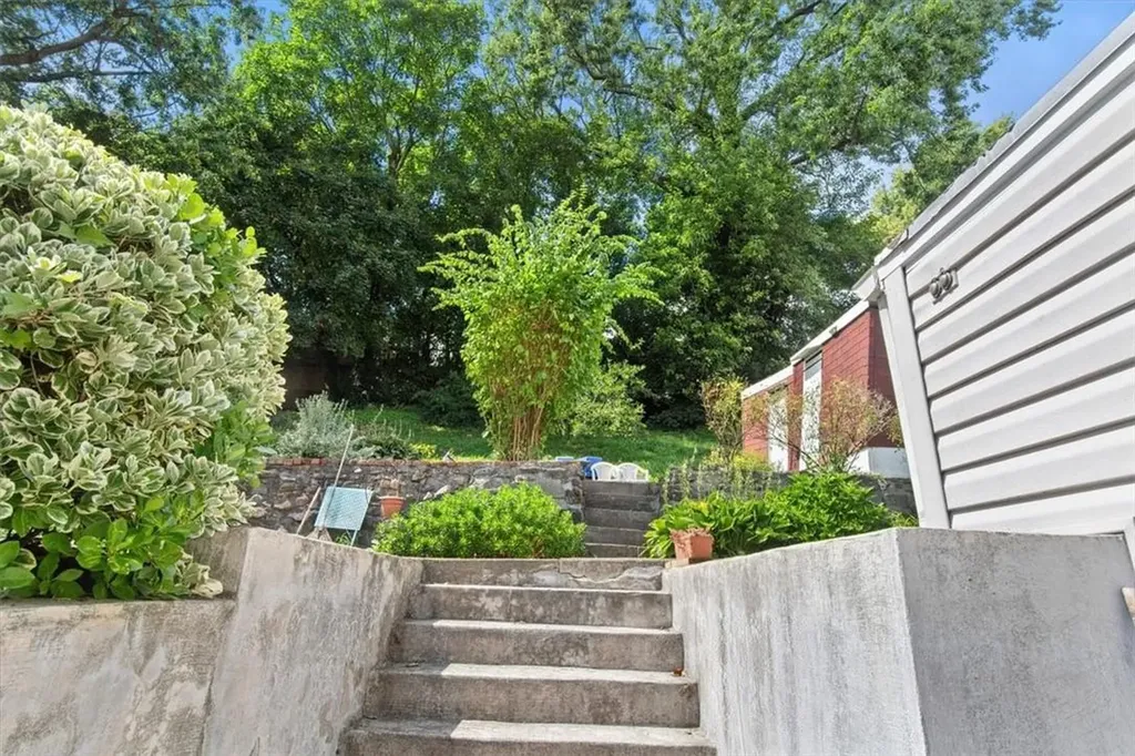 235 Edwards Place Yonkers NY 10703