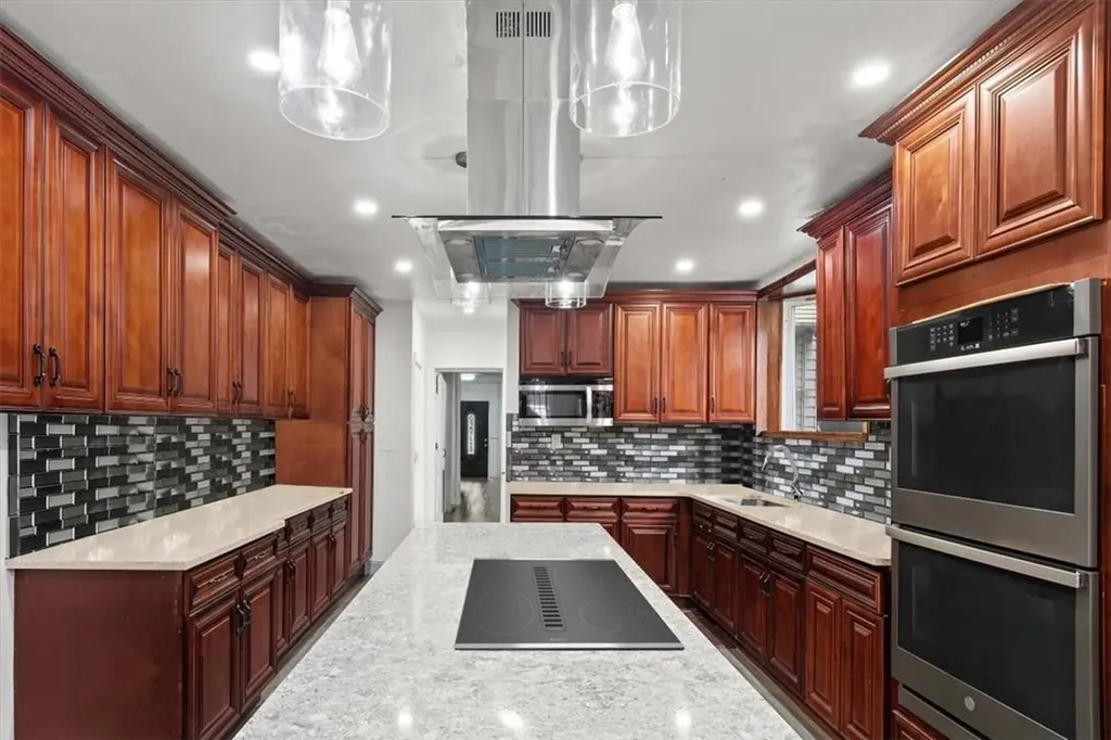 4447 Park Avenue Bronx NY 10457