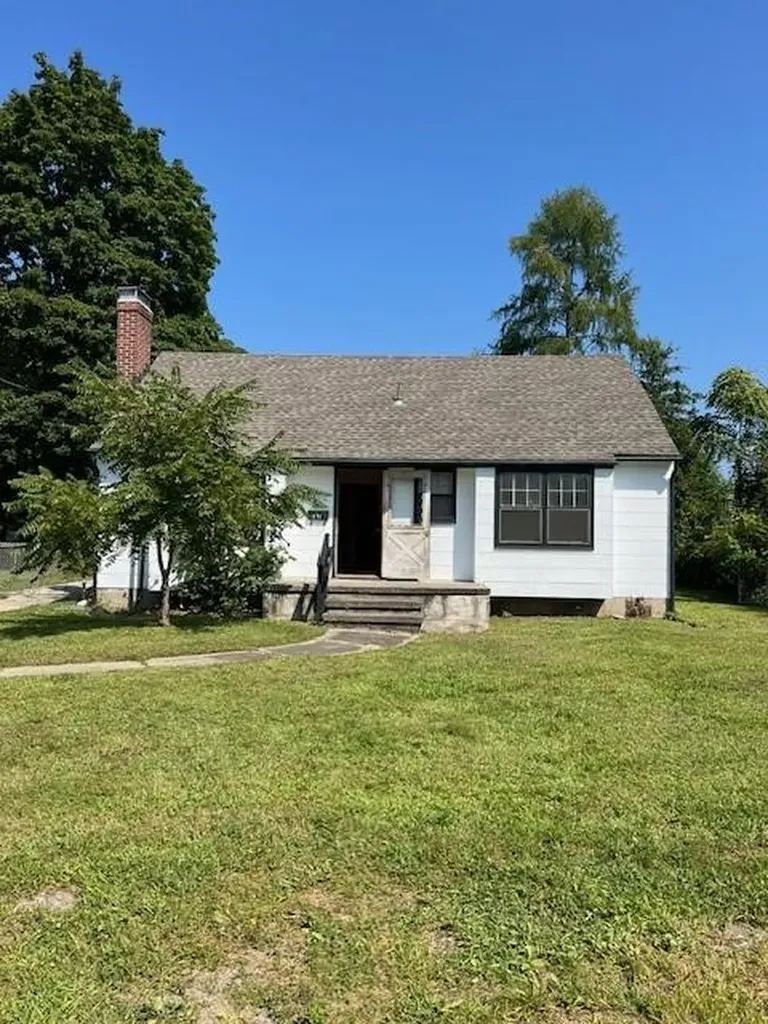 14 Calmer Place Hyde Park NY 12538