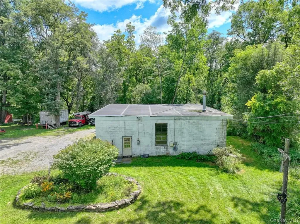 1316 Route 44 Pleasant Valley NY 12569