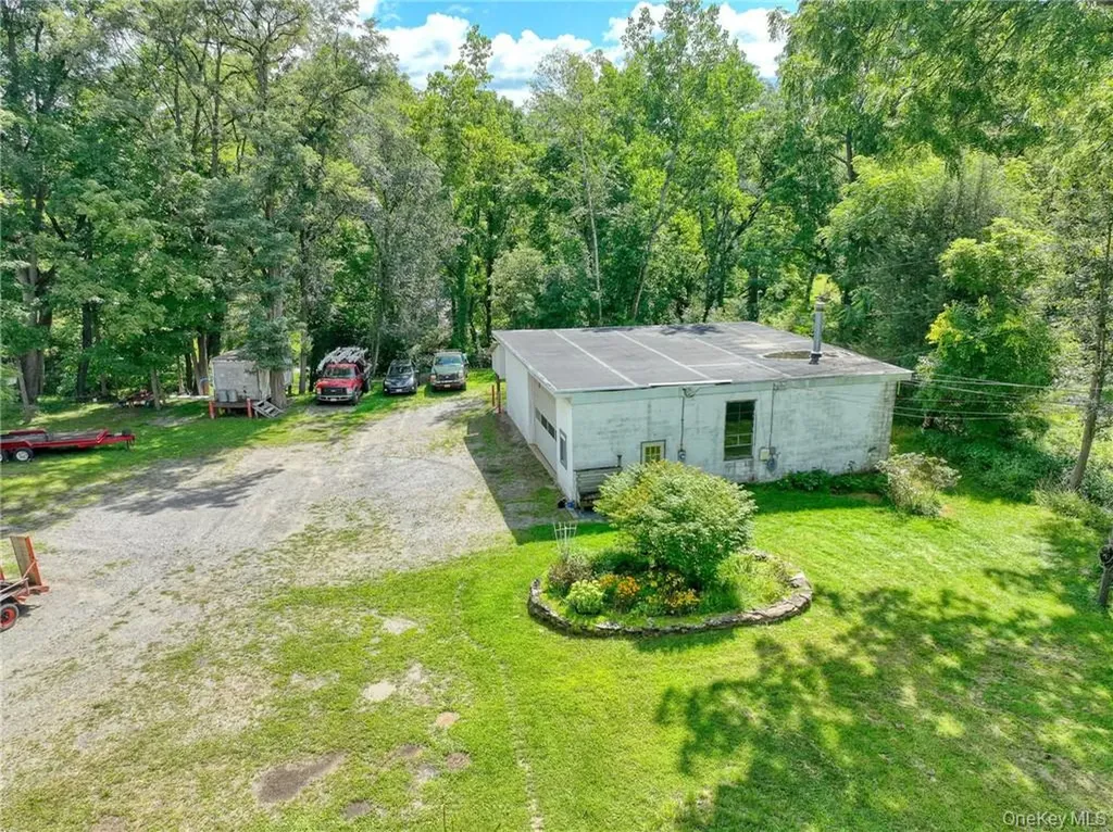 1316 Route 44 Pleasant Valley NY 12569