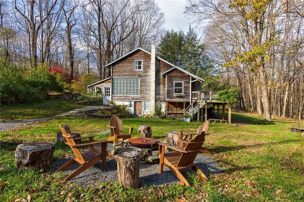 593 Field Road Red Hook NY 12571