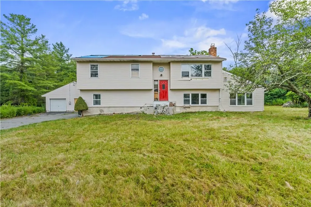 104 Stillwater Road Mahopac NY 10541