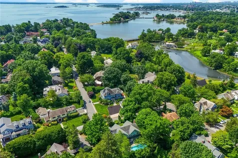 16 Hazel Lane Larchmont NY 10538