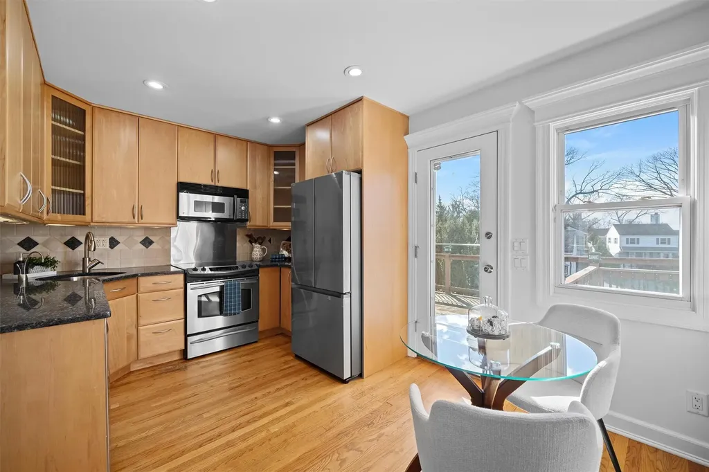 182 Harding Drive New Rochelle NY 10801