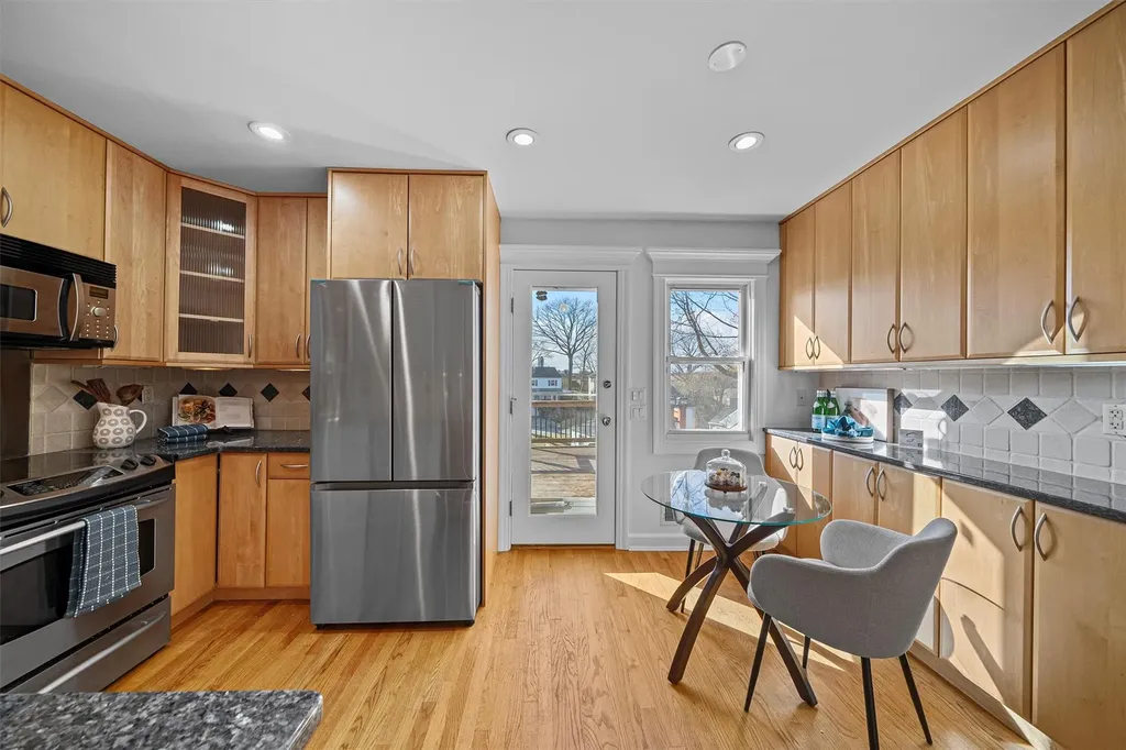 182 Harding Drive New Rochelle NY 10801