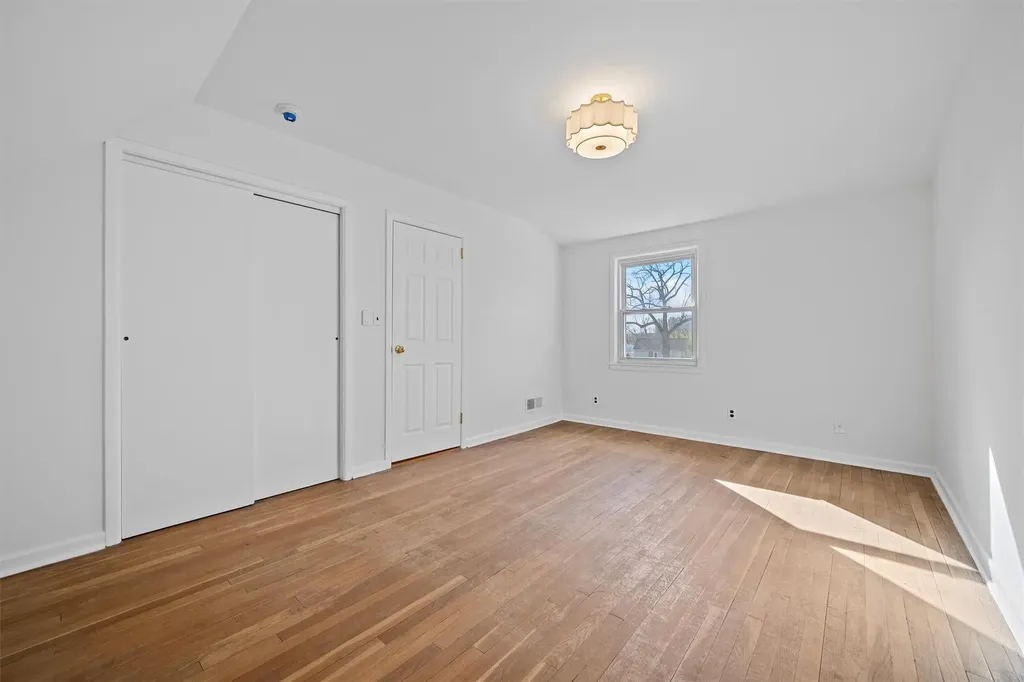 182 Harding Drive New Rochelle NY 10801