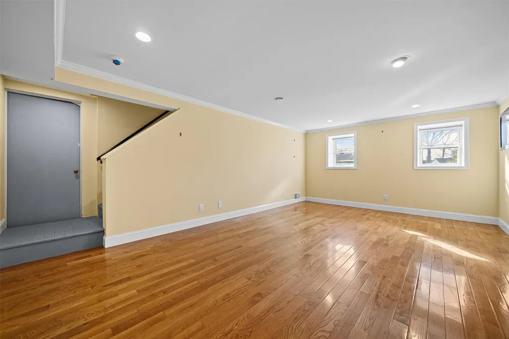 182 Harding Drive New Rochelle NY 10801