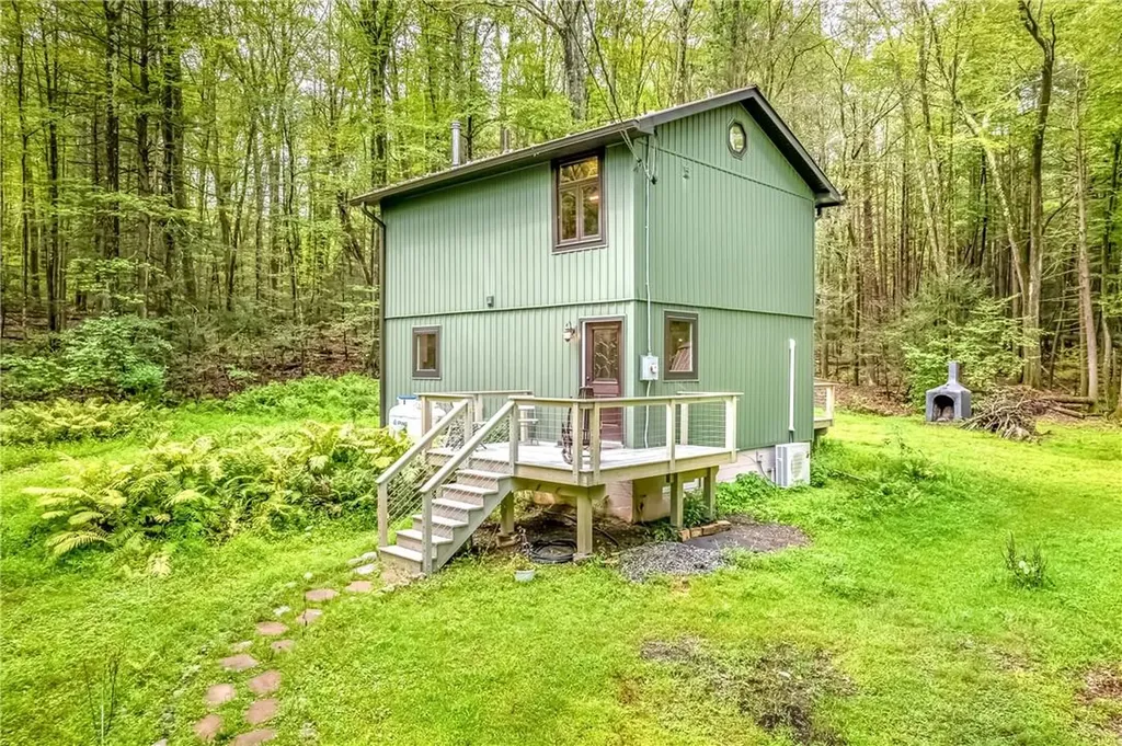 90 Sidney Street Kerhonkson NY 12446