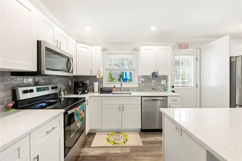 211 King Road Rocky Point NY 11778