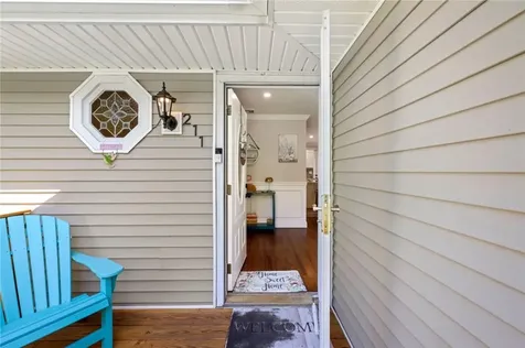 211 King Road Rocky Point NY 11778