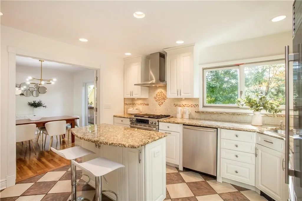 59 Amherst Drive New Rochelle NY 10804