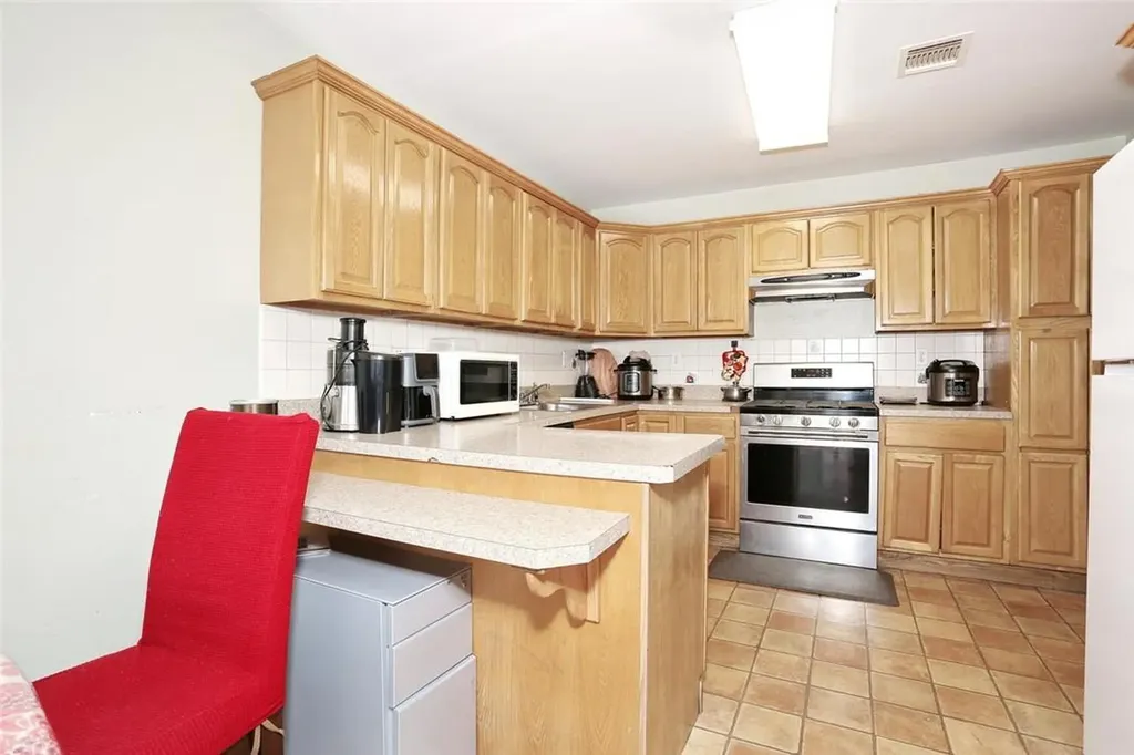 12 Lincoln Street Spring Valley NY 10977