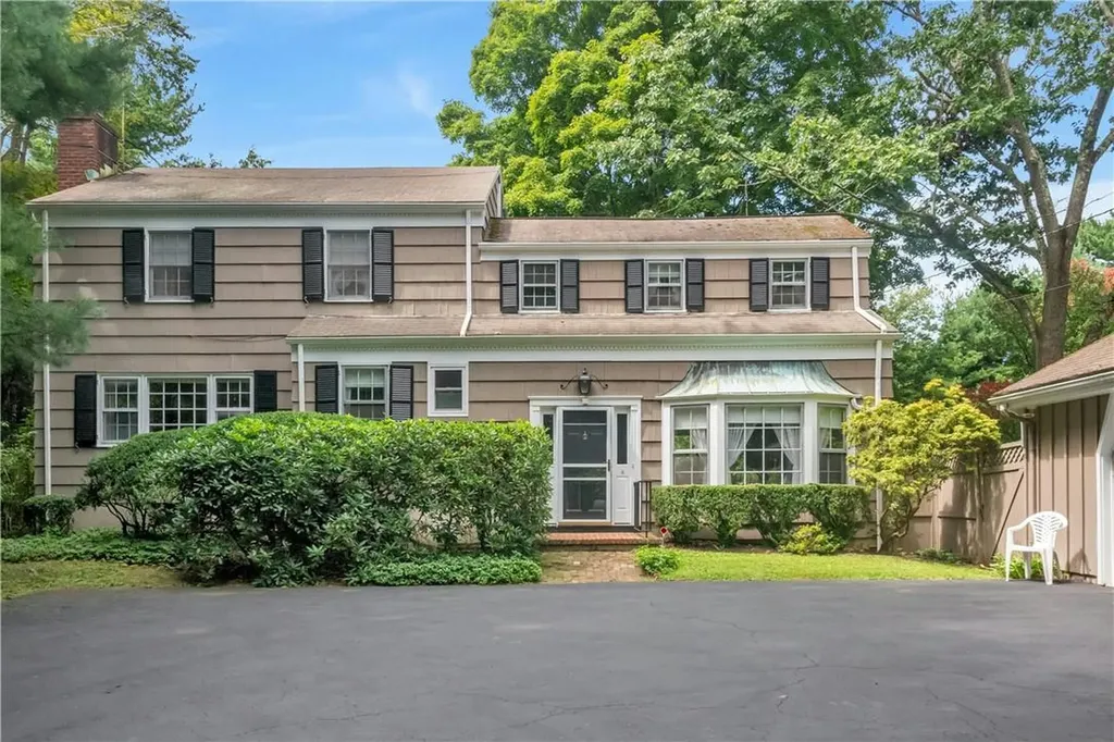 10 Algonquin Drive Chappaqua NY 10514