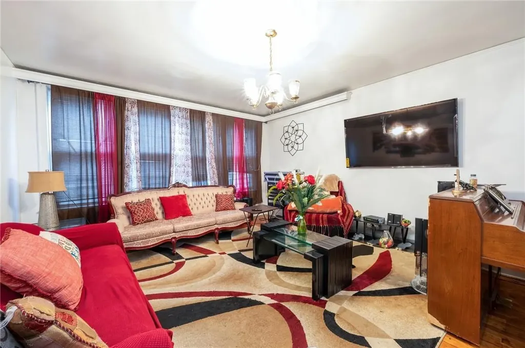 671 E 224th Street Bronx NY 10466