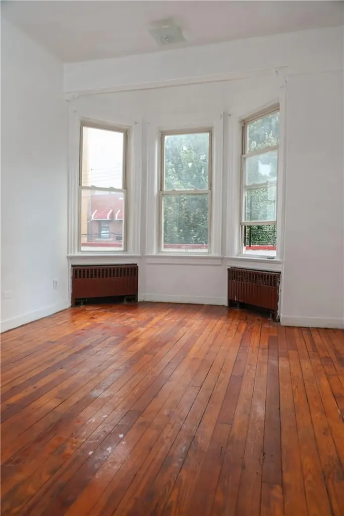 671 E 224th Street Bronx NY 10466