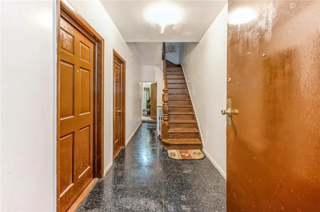 671 E 224th Street Bronx NY 10466