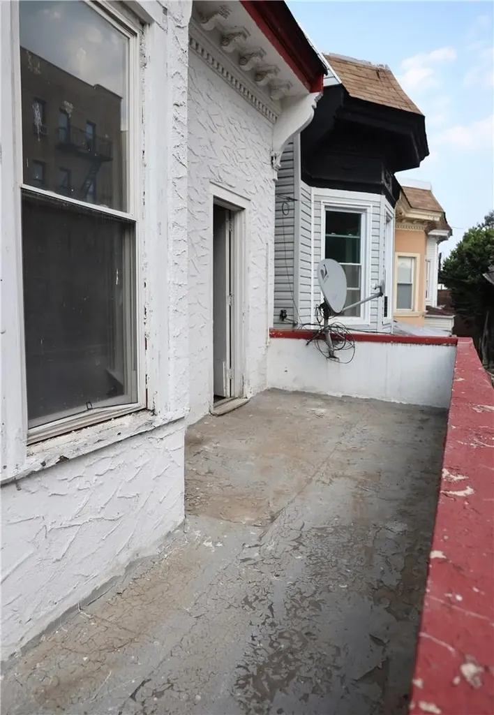 671 E 224th Street Bronx NY 10466