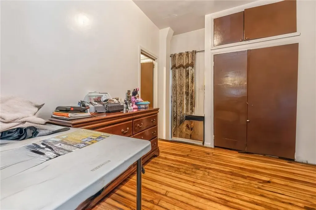 671 E 224th Street Bronx NY 10466