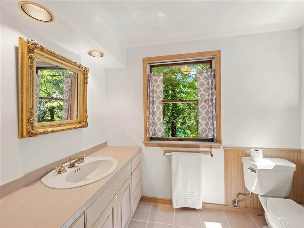15 East Lane Spring Valley NY 10977